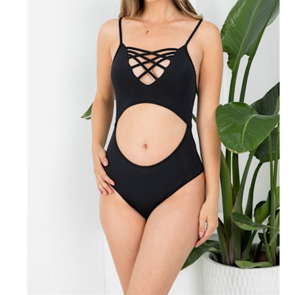 NWT Black Cut out Keyhole Swimsuit Y2K Summer Style